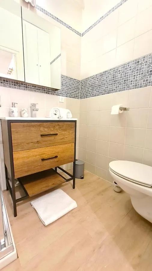 Studio Cosy Pour 3 Avec Terrasse Proche Du Lac Annecy 0*,  France